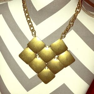 URBAN OUTFITTERS STATEMENT NECKLACE